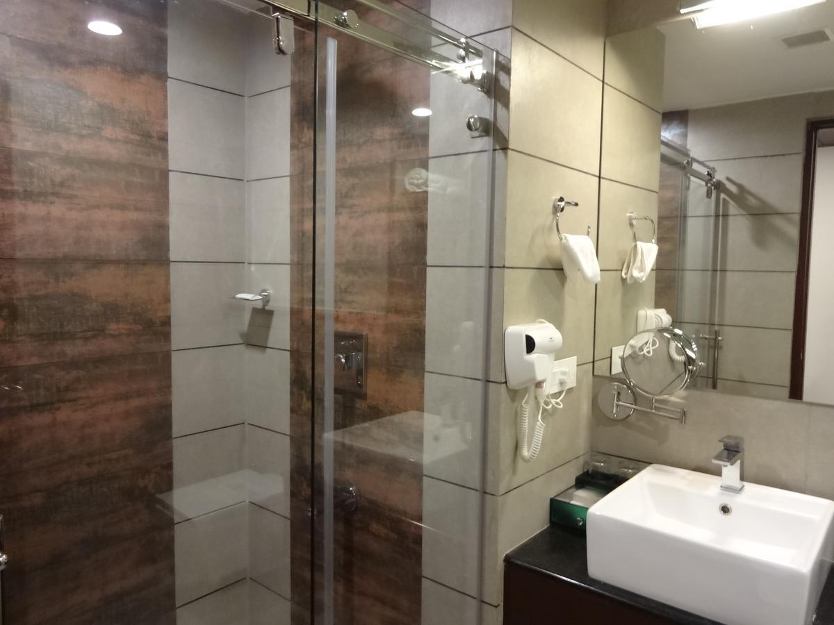 Woodies Bleisure Hotel Кожикоде Екстер'єр фото