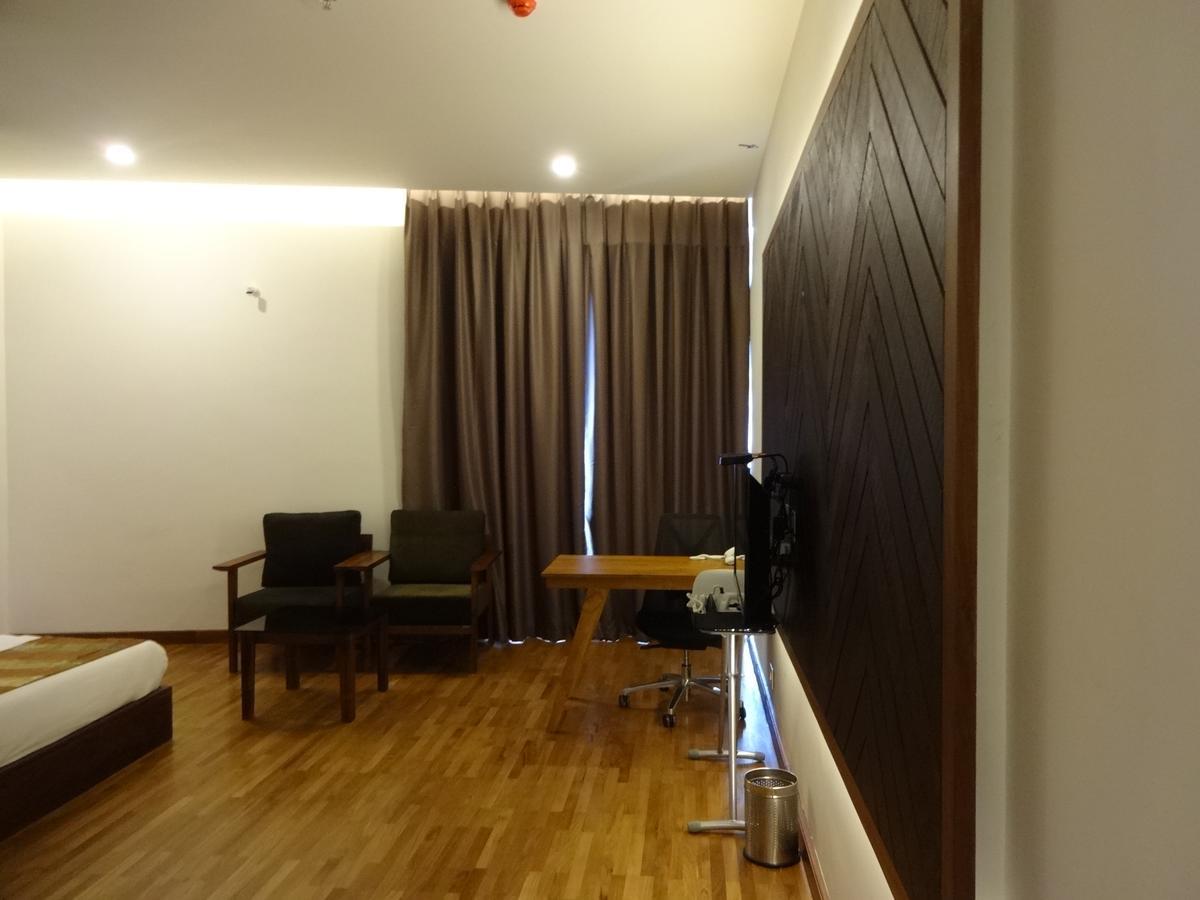 Woodies Bleisure Hotel Кожикоде Екстер'єр фото